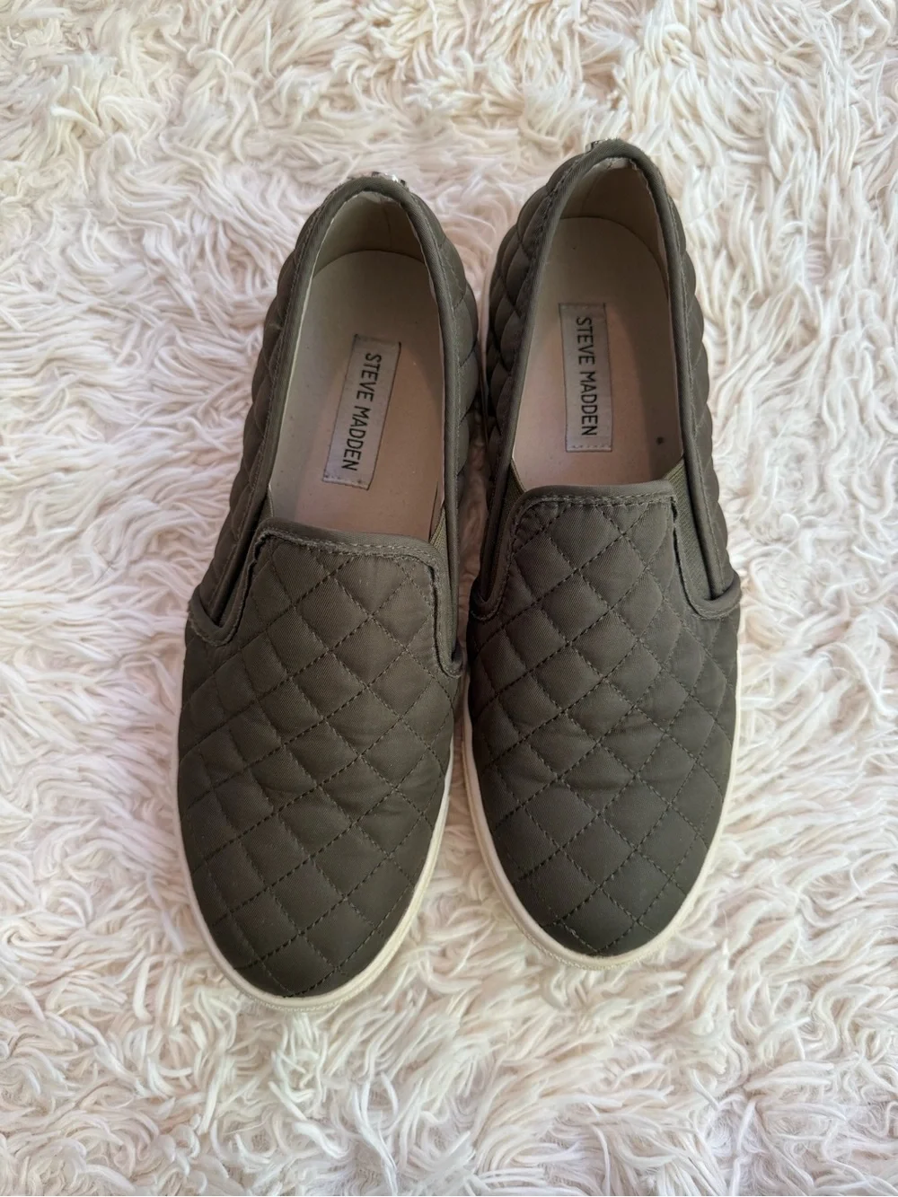 Steve Madden Quilted Slip On Sneakers Olive Green Casual Shoes Women’s Size 8